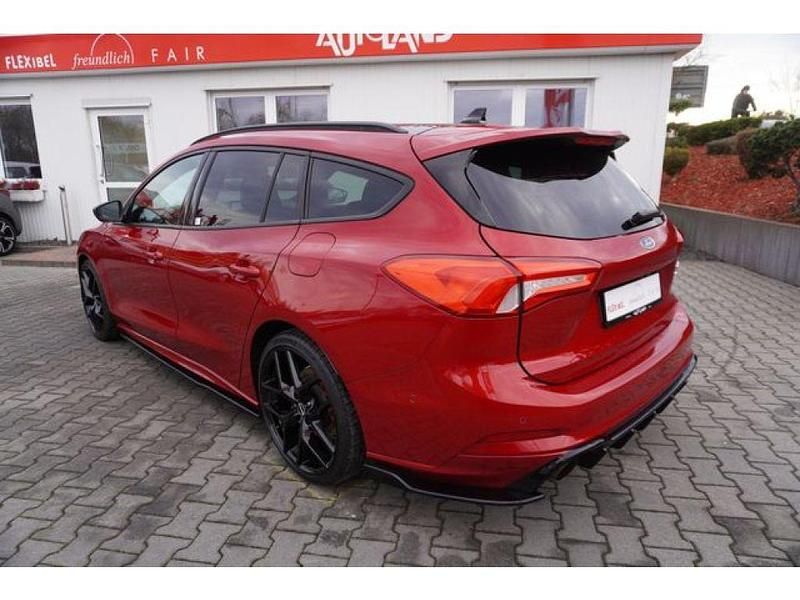 Gebraucht Ford Focus ST 280 PS (205 kW) 2022 Fantastic red (metallic) Kombi