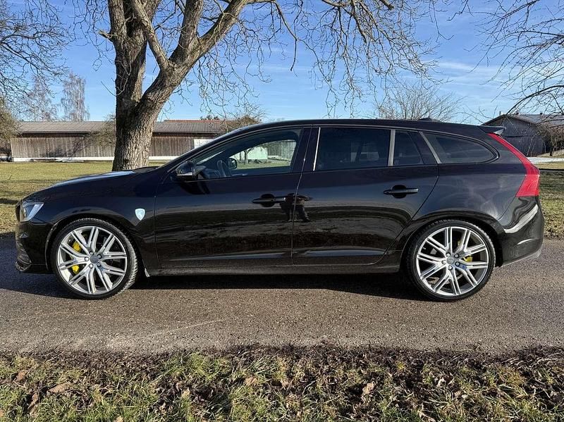 Gebraucht Volvo V60 367 PS (269 kW) 2017 Schwarz Kombi
