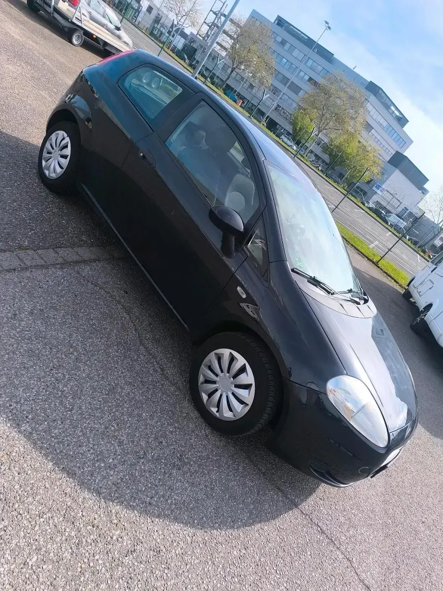 Gebraucht Fiat Punto 74 PS (54 kW) 2009 Blau Kleinwagen