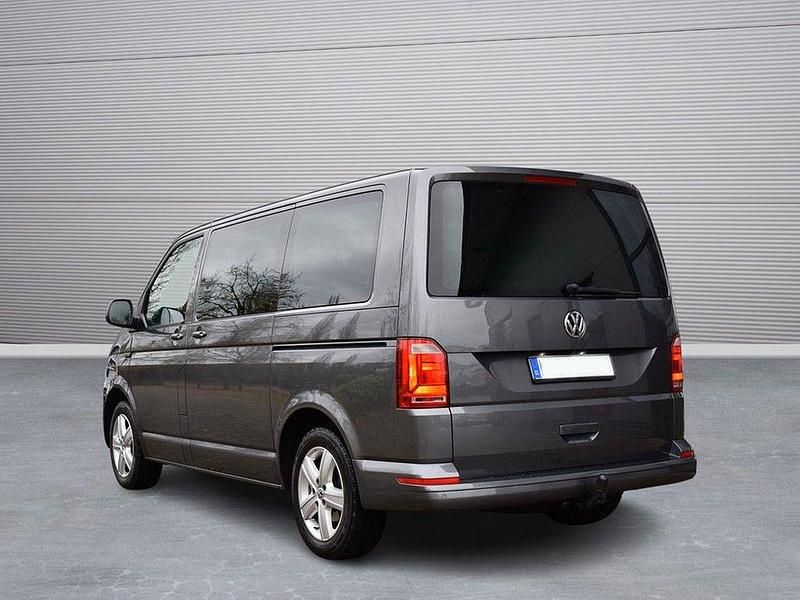 Gebraucht VW Multivan Comfortline 150 PS (110 kW) 2017 Grau Van