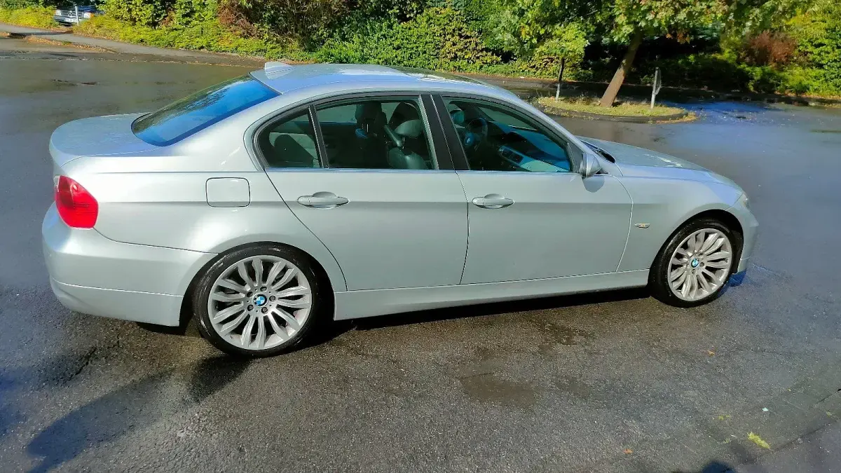 Gebraucht BMW 330 258 PS (189 kW) 2007 Silber Limousine