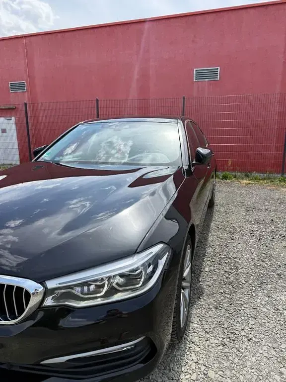 Gebraucht BMW 520 Sport Line 190 PS (139 kW) 2018 Schwarz Limousine