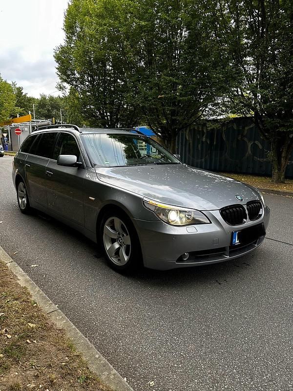 Silber Gebraucht 2004 BMW 525 Kombi | 2.599 € (Guter Preis) - Bild 1/4