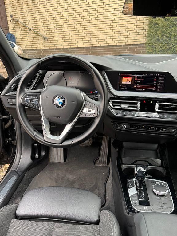 Gebraucht BMW 118 Advantage 140 PS (102 kW) 2021 Schwarz Kleinwagen