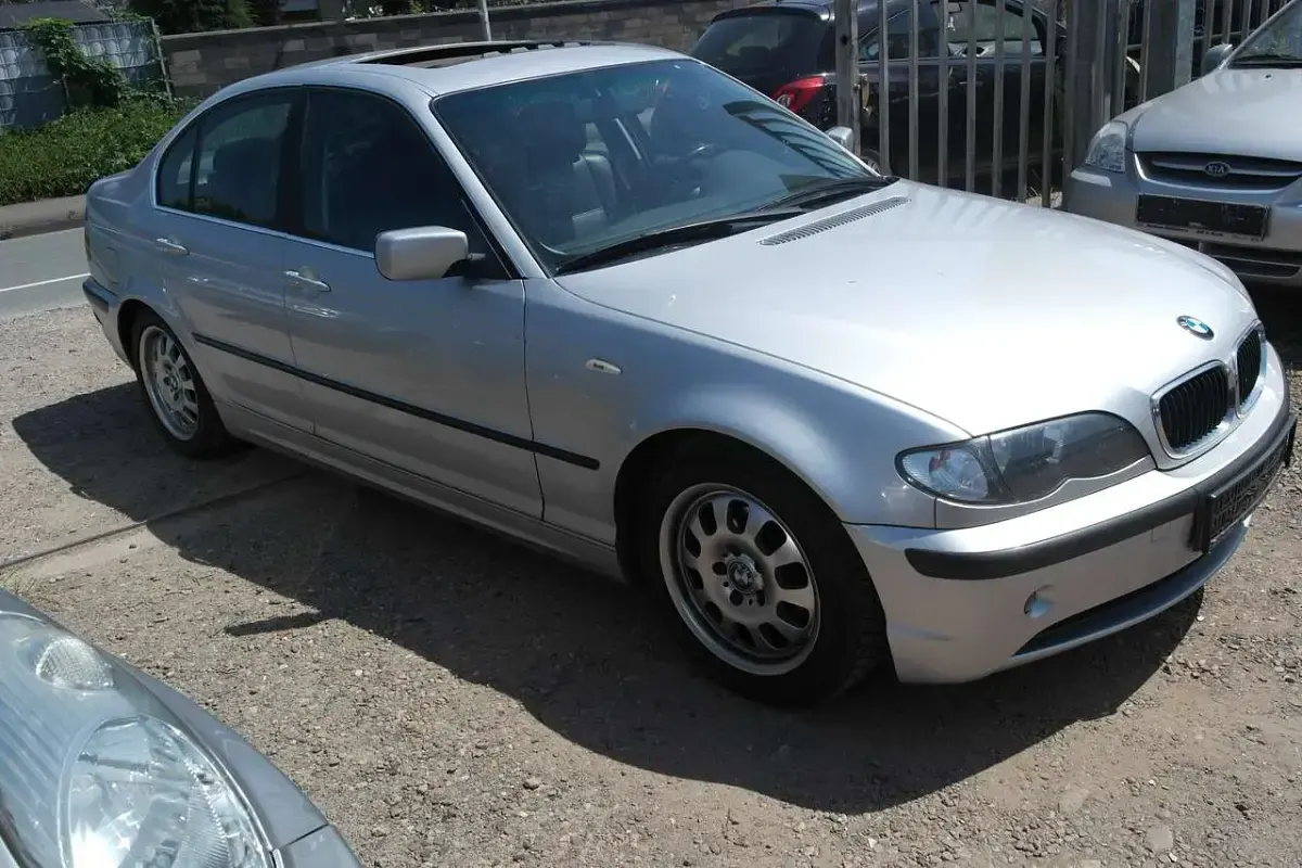 Gebraucht BMW 320 150 PS (110 kW) 1998 Silber Limousine