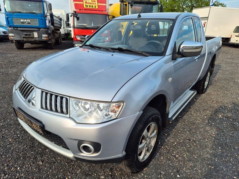 Silber Gebraucht 2011 Mitsubishi L200 Invite Abholung | 6.545 € (Fairer Preis) - Bild 1/4
