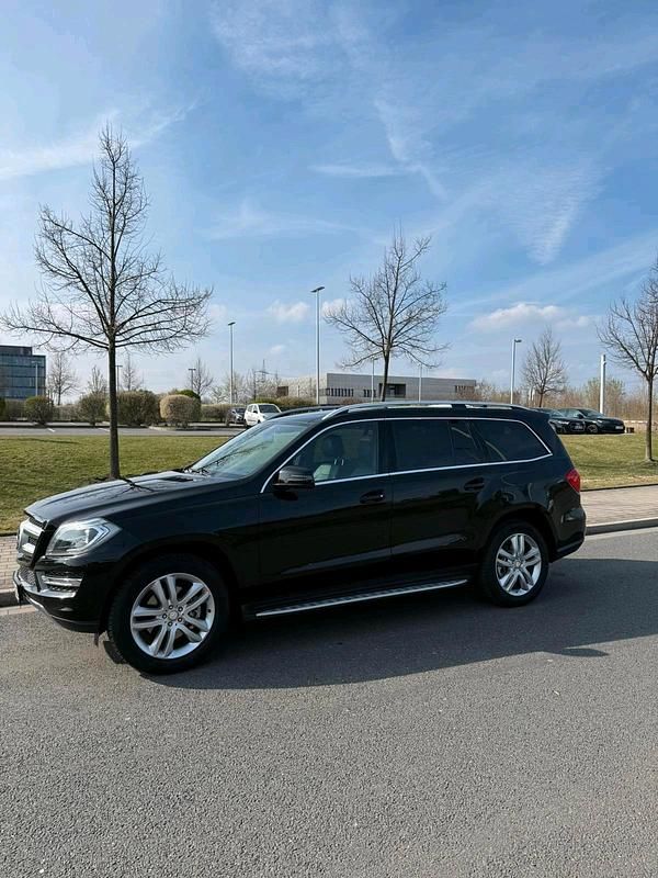 Gebraucht Mercedes GL350 258 PS (189 kW) 2015 Schwarz SUV