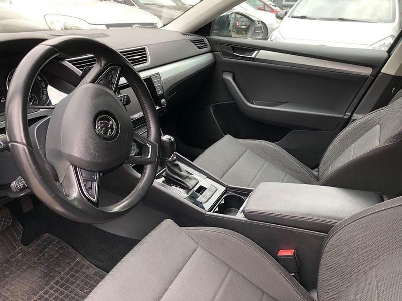 Gebraucht Skoda Superb Ambition 220 PS (161 kW) 2016 Grau Kombi