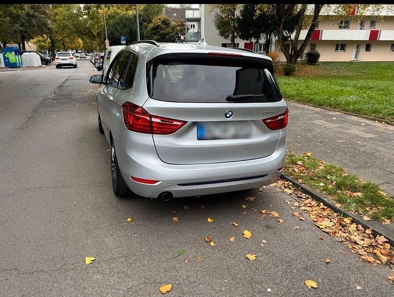 Gebraucht BMW 218 Gran Tourer 150 PS (110 kW) 2015 Silber Van / Kleinbus