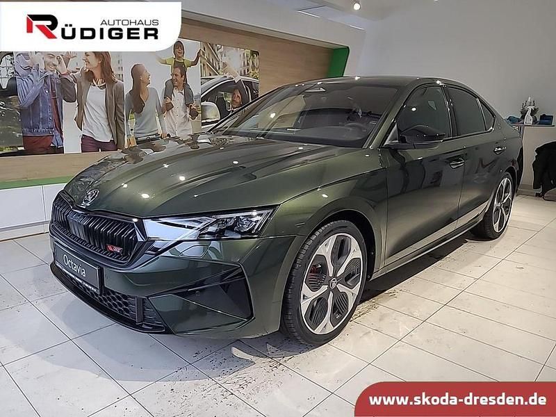 Grün Neu 2026 Skoda Octavia RS Limousine | 45.990 € (Teuer) - Bild 1/4