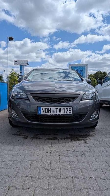 Gebraucht Opel Astra Sport 179 PS (131 kW) 2011 Grau Kombi