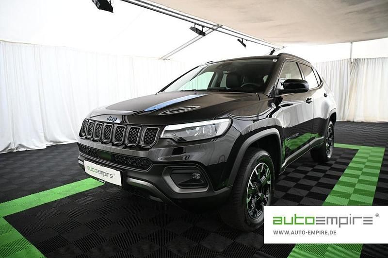 Schwarz Gebraucht 2024 Jeep Compass Trailhawk SUV | 29.490 € (Fairer Preis) - Bild 1/3