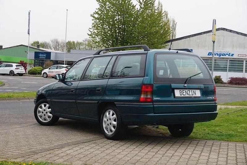 Usata Opel Astra 1997 Verde Berlina