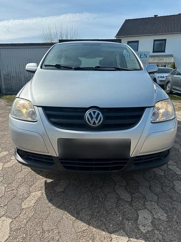 Gebraucht VW Fox 54 PS (39 kW) 2006 Silber Kleinwagen