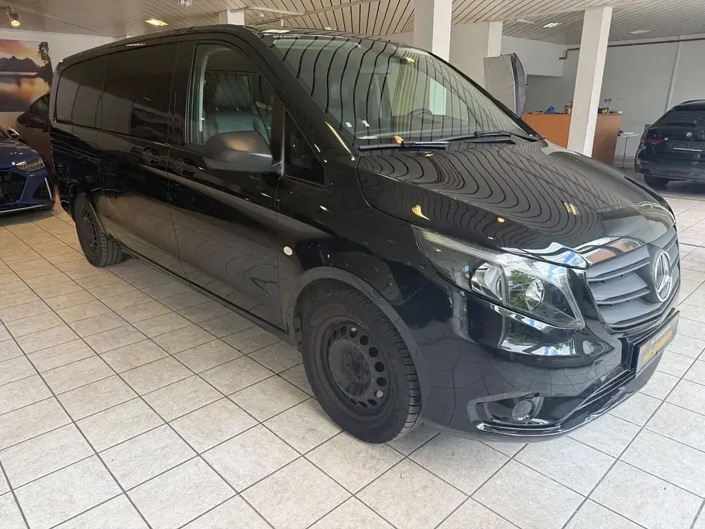 Gebraucht Mercedes Vito 136 PS (100 kW) 2024 Schwarz Van