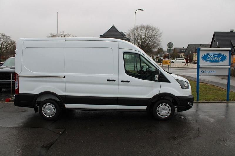 Neu Ford Transit Trend 131 PS (96 kW) 2025 Weiß Limousine