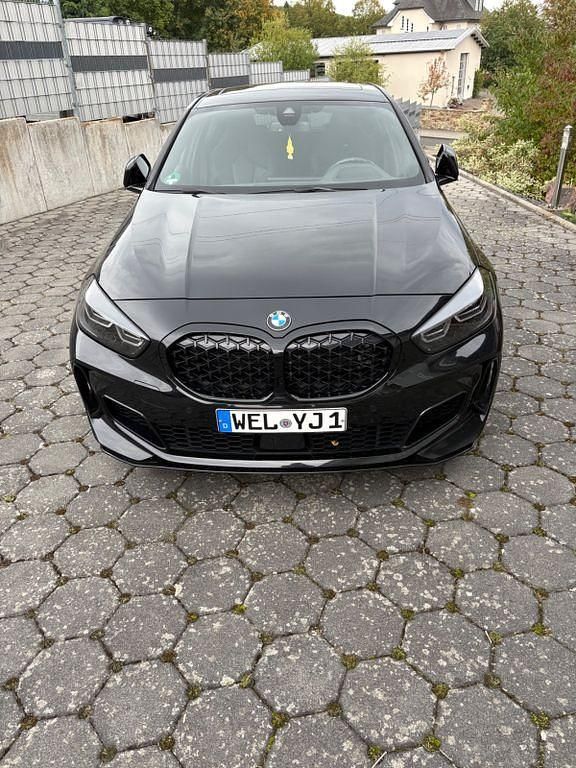 Schwarz Gebraucht 2023 BMW 135 Performance Kleinwagen | 36.900 € (Etwas zu teuer) - Bild 1/4