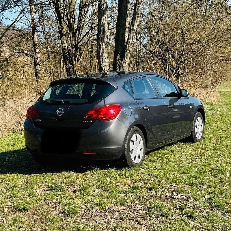 Gebraucht Opel Astra Selection 101 PS (74 kW) 2009 Grau Limousine