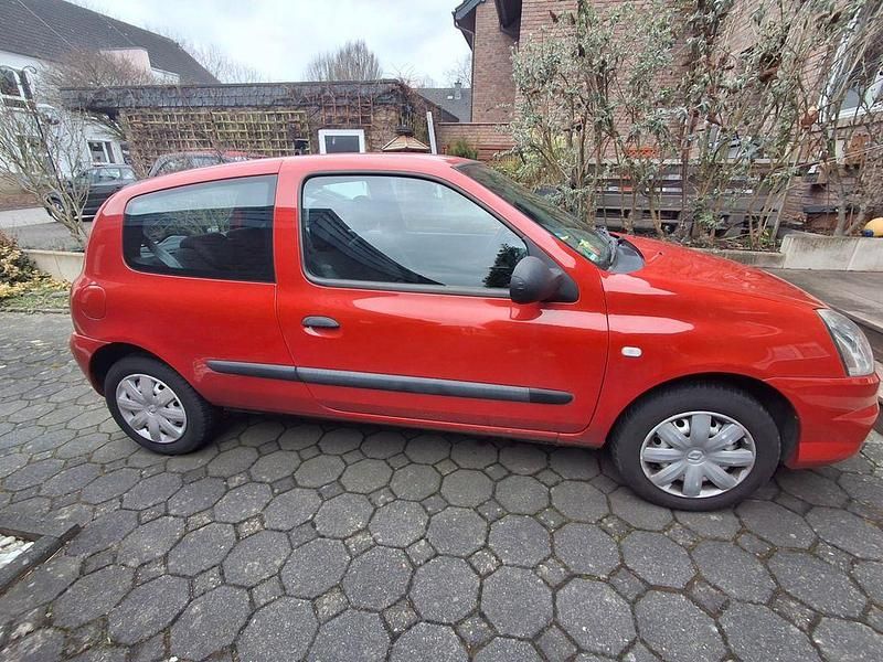 Gebraucht Renault Clio II Authentique 75 PS (55 kW) 2011 Rot Limousine