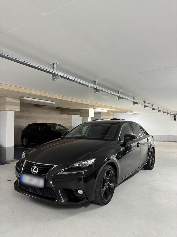 Gebraucht Lexus IS300h 223 PS (164 kW) 2017 Schwarz Limousine