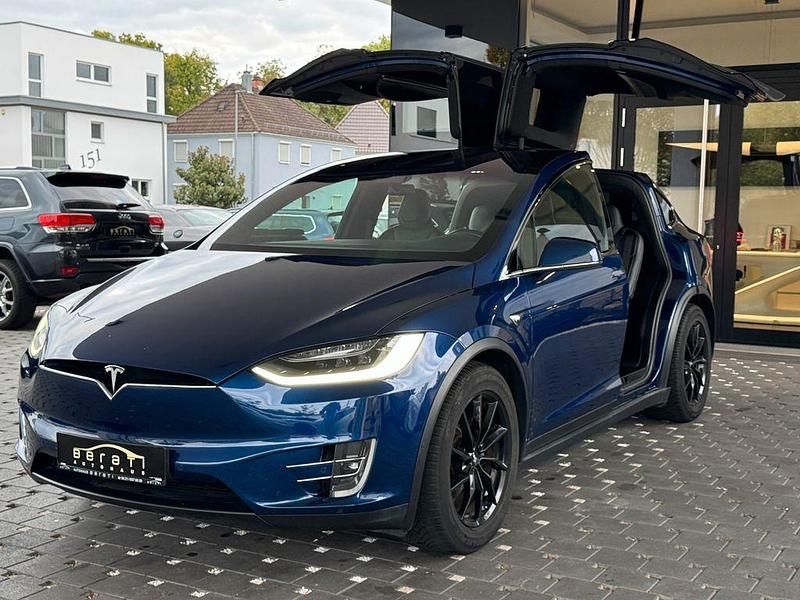 Blau Gebraucht 2017 Tesla Model X SUV | 37.400 € (Fairer Preis) - Bild 1/4