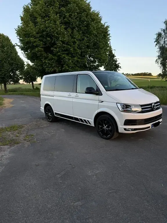 Gebraucht VW Multivan 204 PS (150 kW) 2019 Weiß Van / Kleinbus