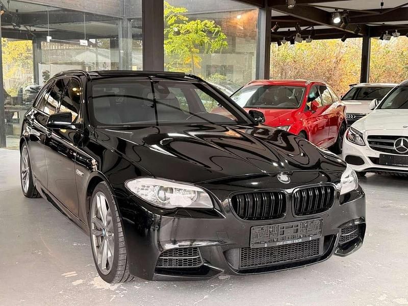 Schwarz Gebraucht 2013 BMW 550 Sport Line Kombi | 16.999 € (Fairer Preis) - Bild 1/4