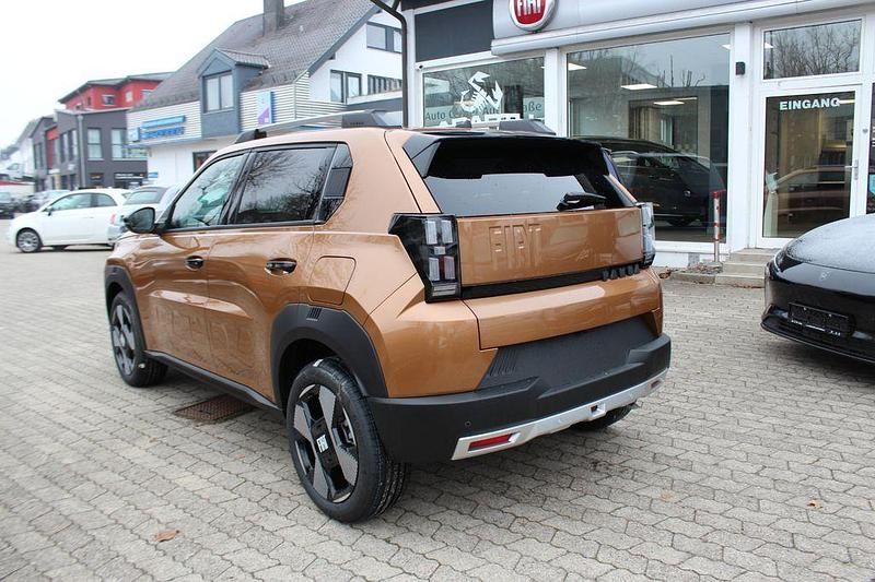 Neu Fiat Grande Panda La Prima 110 PS (80 kW) 2026 Braun Kleinwagen