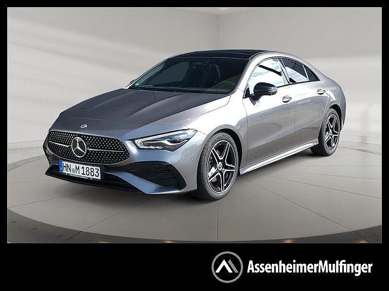 Mountaingrau Gebraucht 2023 Mercedes CLA180 AMG line Limousine | 36.430 € - Bild 1/4