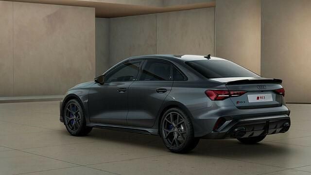 Gebraucht Audi RS3 Ambiente 400 PS (294 kW) 2022 Andere farbe Limousine