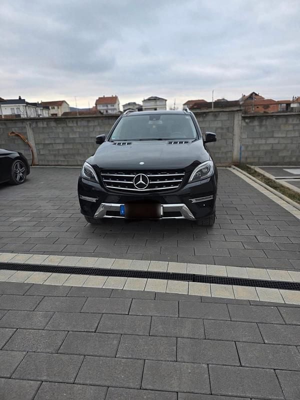 Gebraucht Mercedes ML350 258 PS (189 kW) 2012 Schwarz SUV
