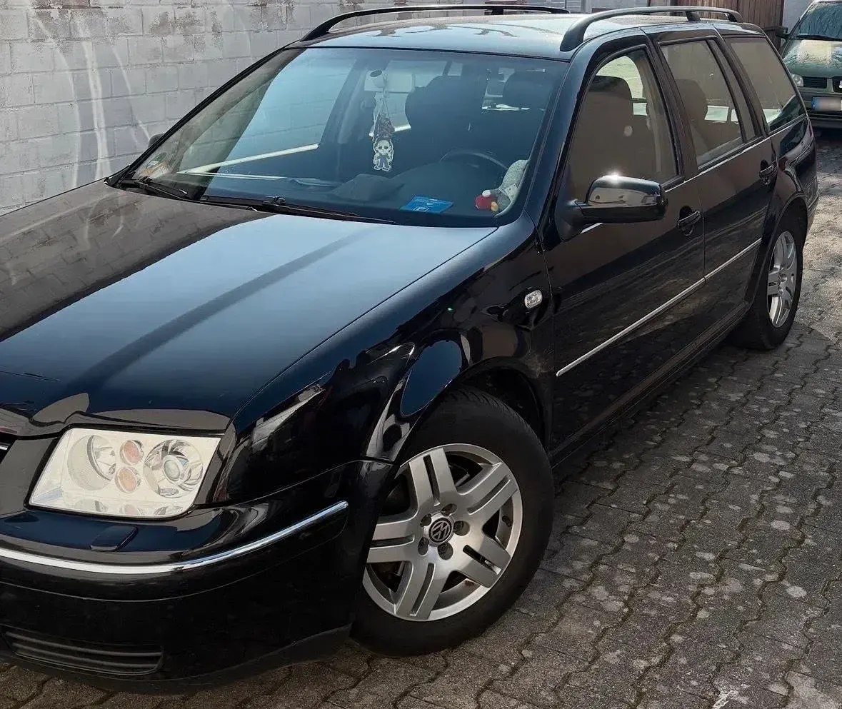 Second-hand VW Bora 115 CP (84 kW) 2002 Negru Break