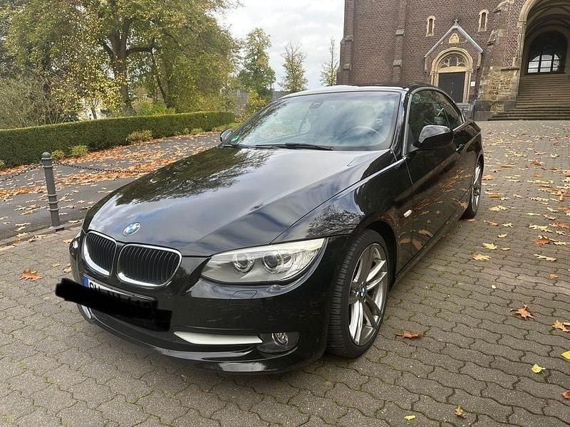 Schwarz Gebraucht 2013 BMW 318 Cabriolet Exclusive Cabrio | 14.999 € (Fairer Preis) - Bild 1/4