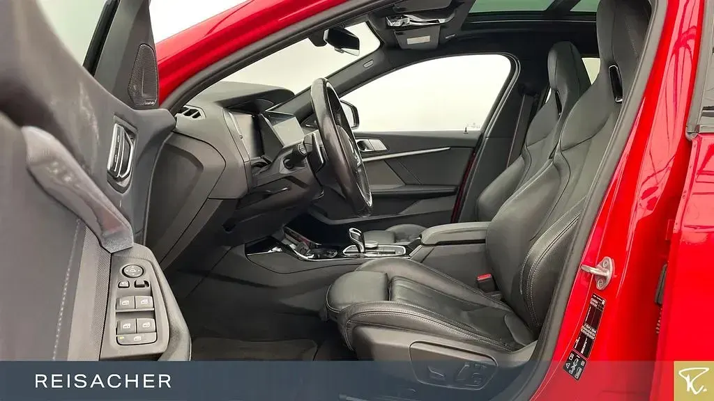 Używany BMW M135 Efficient Dynamics 306 KM (225 kW) 2021 Czerwony Hatchback