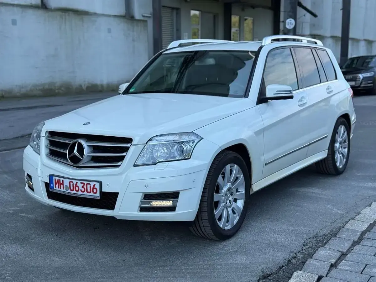 Gebraucht Mercedes GLK350 231 PS (169 kW) 2011 Calcitweiss/zirrusweiss SUV