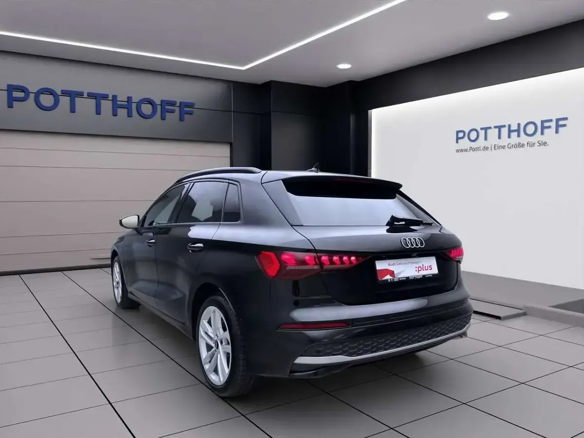 Second-hand Audi A3 Advanced 204 CP (150 kW) 2025 Negru Berlinǎ