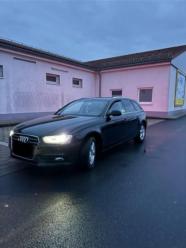 Gebraucht Audi A4 143 PS (105 kW) 2012 Schwarz Kombi