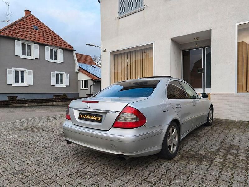 Gebraucht Mercedes E320 224 PS (164 kW) 2008 Silber Limousine