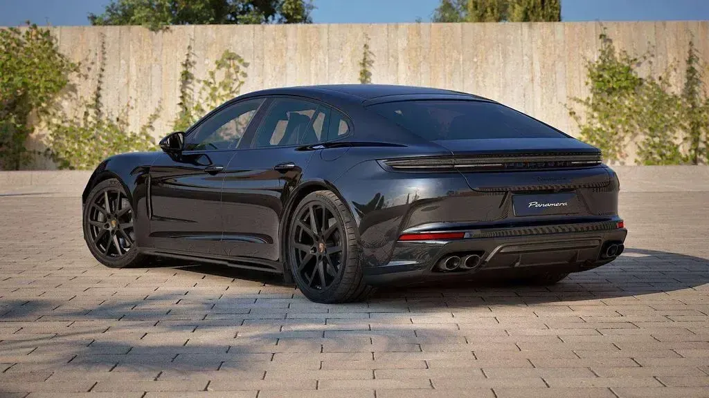 Gebraucht Porsche Panamera 4 470 PS (345 kW) 2025 Schwarz Kleinwagen