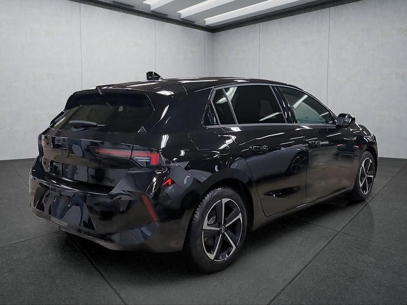 Gebraucht Opel Astra 131 PS (96 kW) 2025 Schwarz Limousine