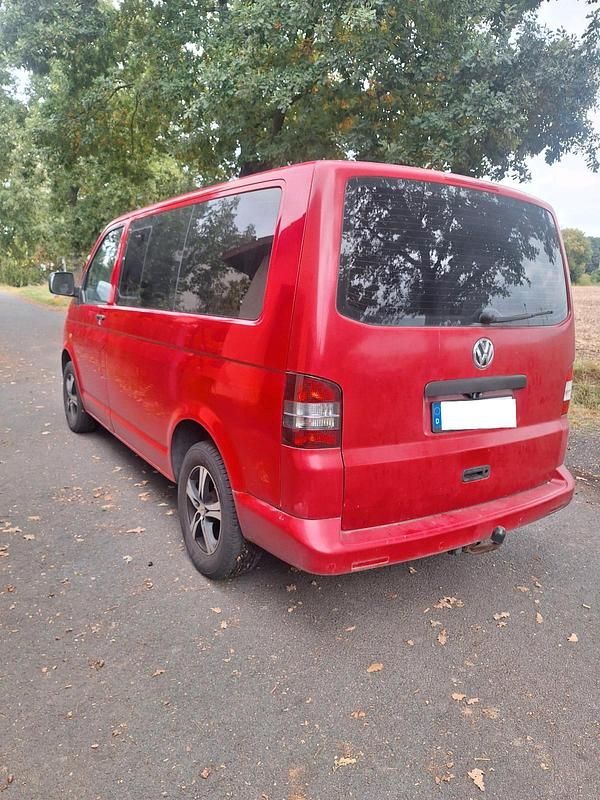 Gebraucht VW Caravelle 130 PS (95 kW) 2007 Rot Van / Kleinbus