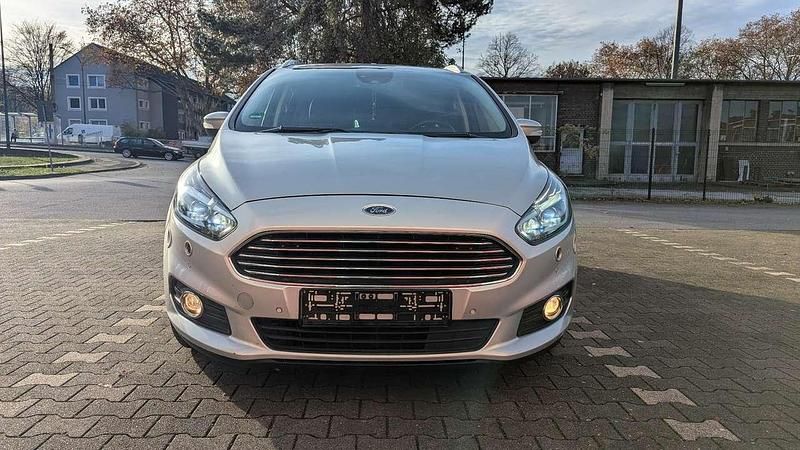 Usado Ford S-MAX S 190 HP (139 kW) 2020 Cinzento Monovolume