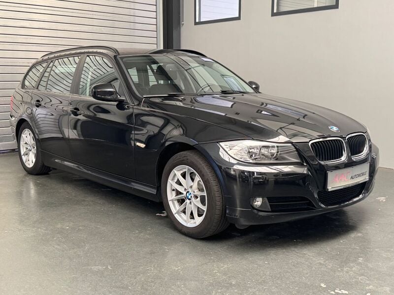Schwarz Gebraucht 2011 BMW 318 Comfort Edition Kombi | 4.250 € (Guter Preis) - Bild 1/4