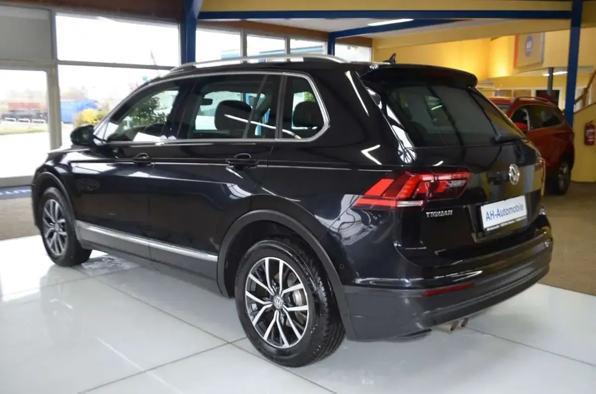 Gebraucht VW Tiguan R 150 PS (110 kW) 2020 Schwarz SUV