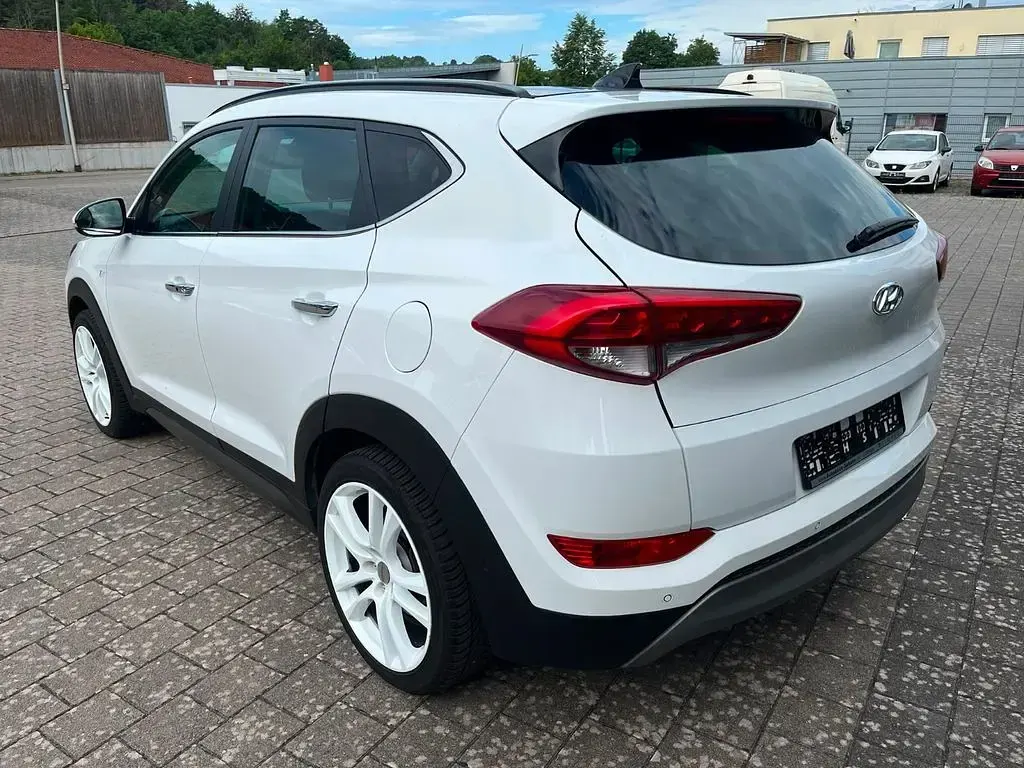Gebraucht Hyundai Tucson Premium 177 PS (130 kW) 2016 Weiß SUV