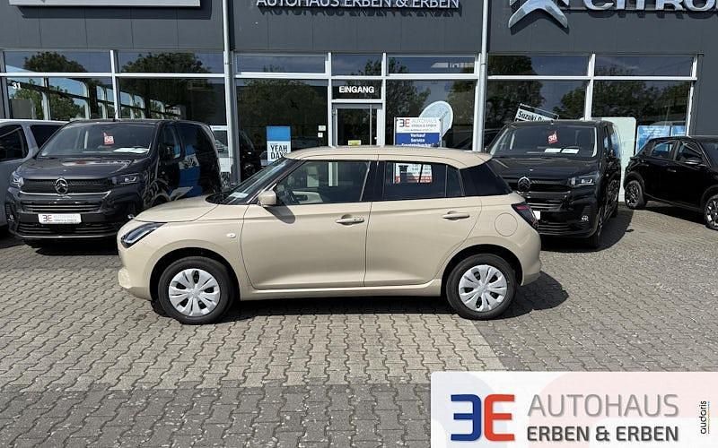 Beige Neu 2025 Suzuki Swift Club Limousine | 20.990 € - Bild 1/4
