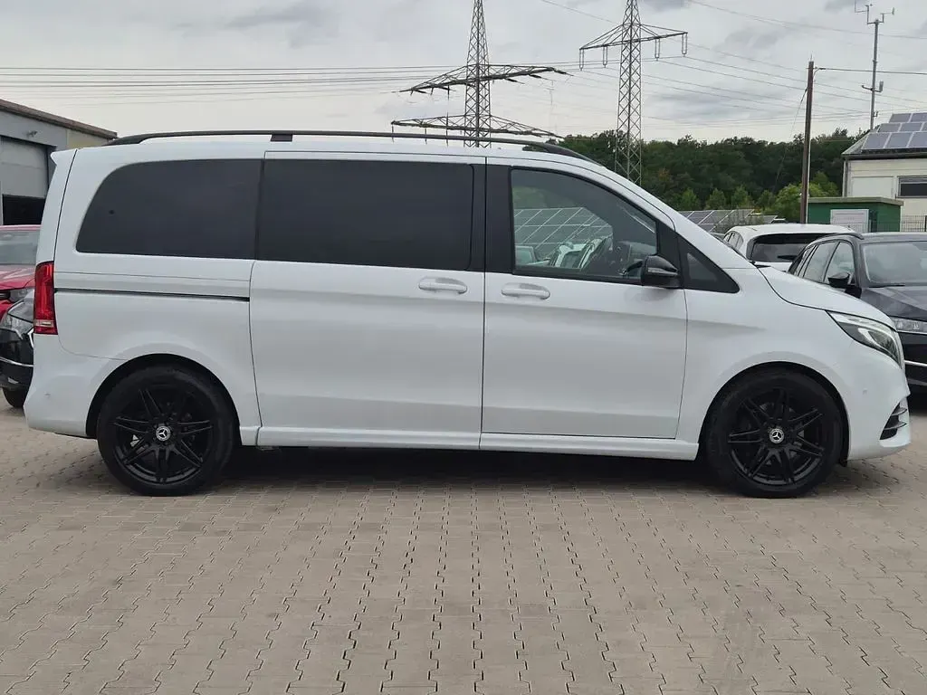 Gebraucht Mercedes V220 AMG 163 PS (119 kW) 2022 Bergkristallweiß metallic Van / Kleinbus