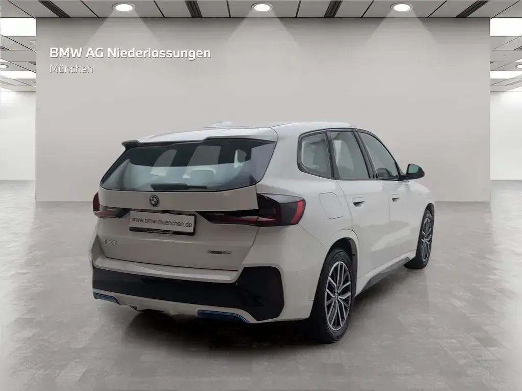 Gebraucht BMW iX1 Performance 200 kW (272 PS) 2023 Weiß SUV