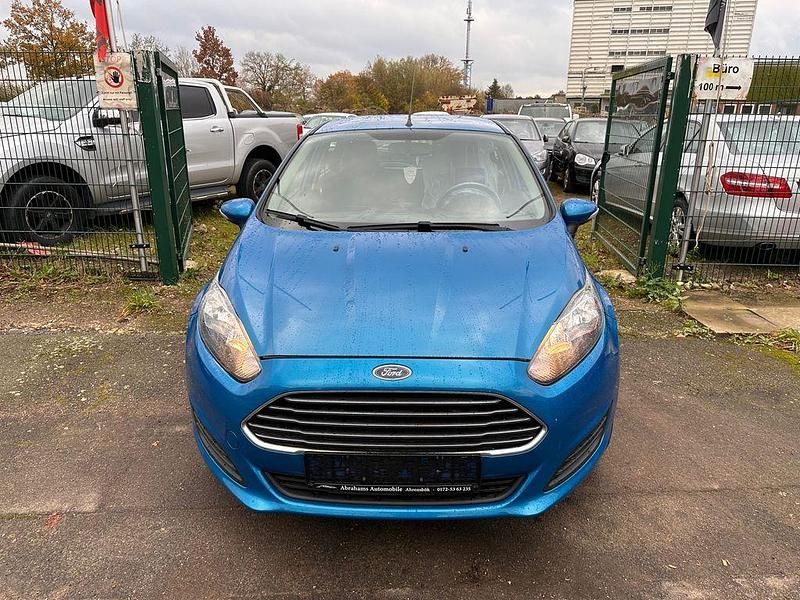 Gebraucht Ford Fiesta Trend 60 PS (44 kW) 2013 Blau Limousine