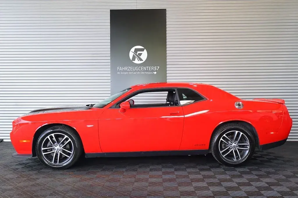 Gebraucht Dodge Challenger SXT 309 PS (227 kW) 2019 Go mango Coupé